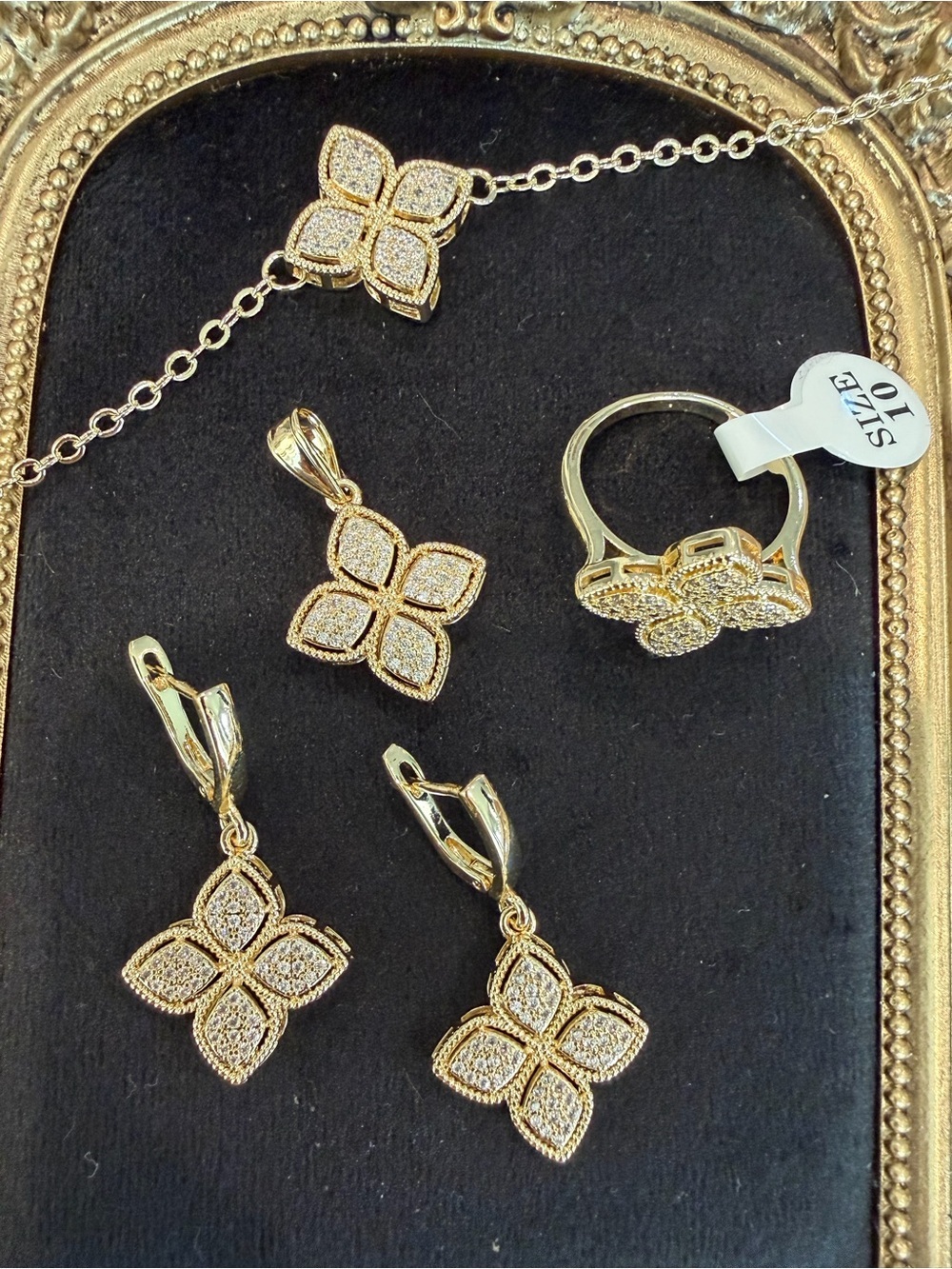 Gold Tone Four Leaf Clover Jewelry Set Earrings, Pendant, Ring & Bracelet –